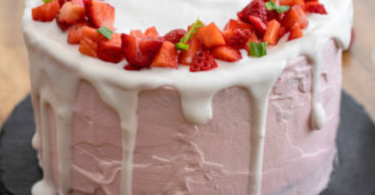 Gâteau sans Cuisson au Yaourt et aux Fraises