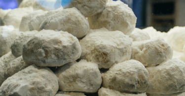 Kourabiedes : Les sablés grecs aux amandes pour un Noël