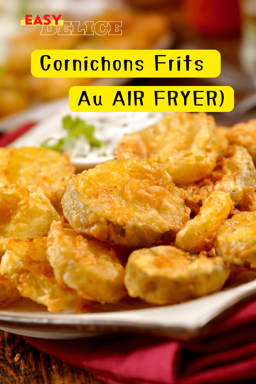 Cornichons frits croustillants cuits à l'air fryer, servis avec une sauce ranch