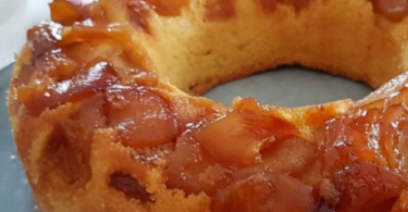 gâteau aux pommes caramélisées