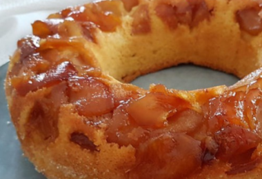 gâteau aux pommes caramélisées