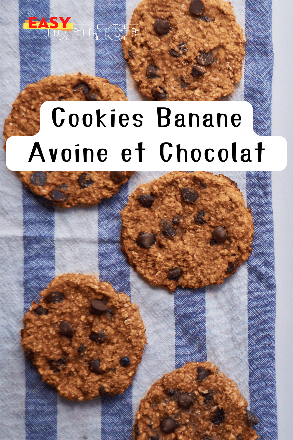 Cookies banane avoine et chocolat dorés et moelleux, avec des éclats de chocolat fondants.