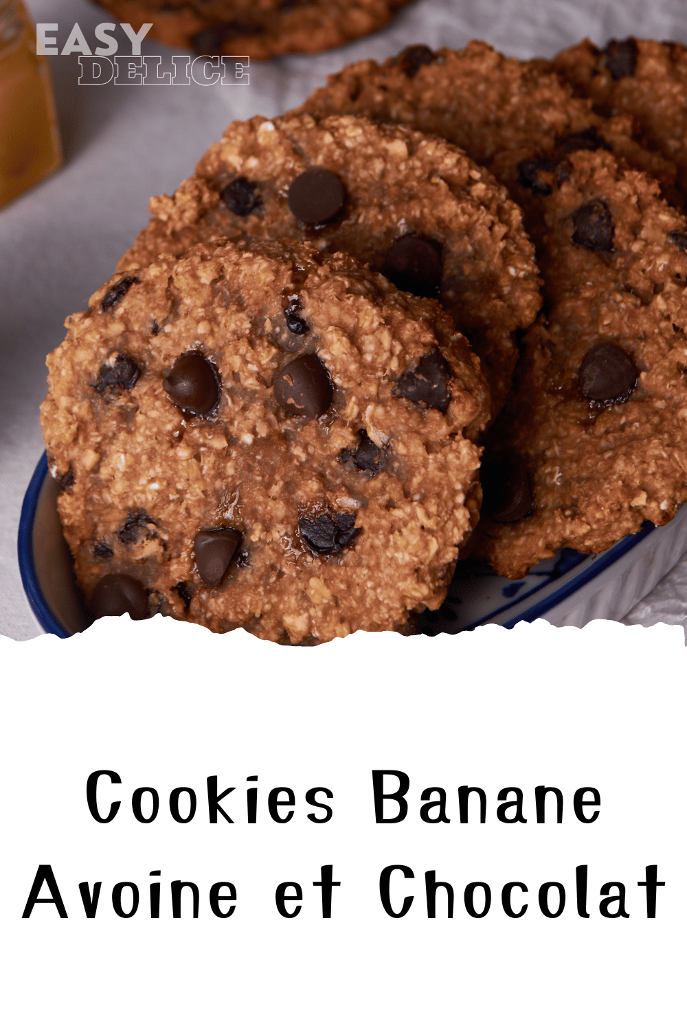 Cookies banane avoine et chocolat dorés et moelleux, avec des éclats de chocolat fondants.