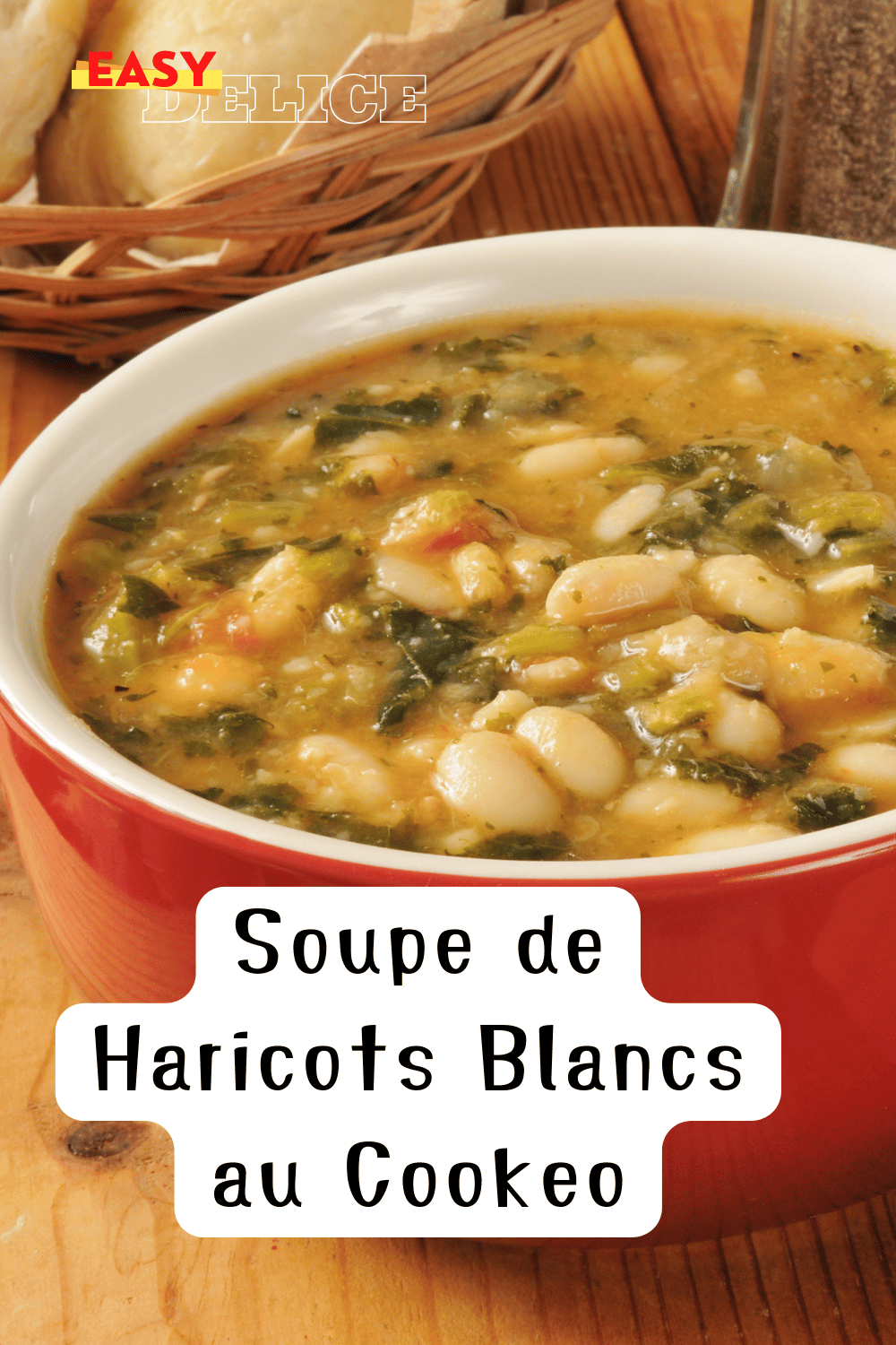 Soupe de haricots blancs au Cookeo, chaude et réconfortante, servie avec des herbes fraîches.