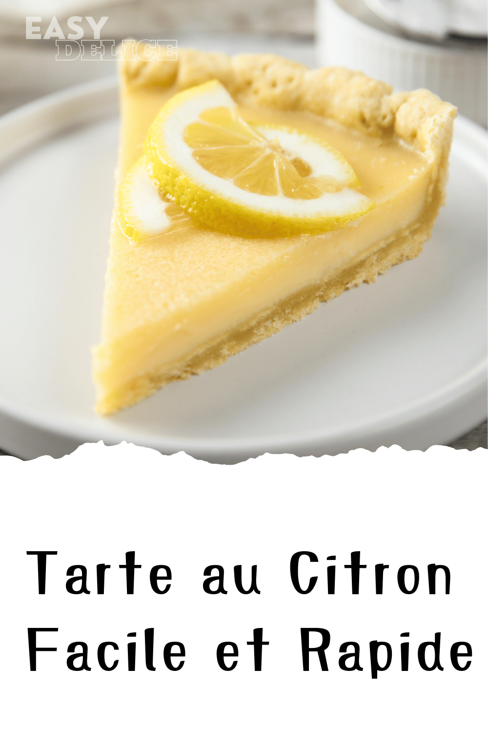 Tarte au citron dorée et meringuée, parfaite pour un dessert gourmand et rapide.