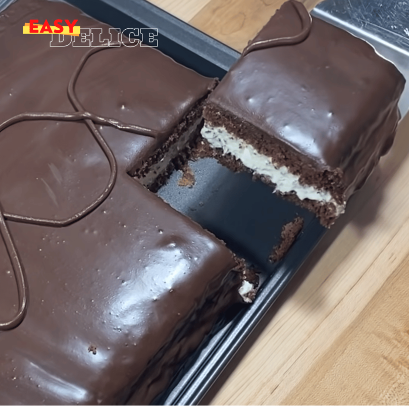 Kinder Délice XXL maison avec génoise au chocolat, crème mascarpone et glaçage gourmand