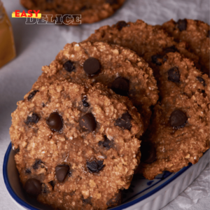 Cookies banane avoine et chocolat dorés et moelleux, avec des éclats de chocolat fondants.