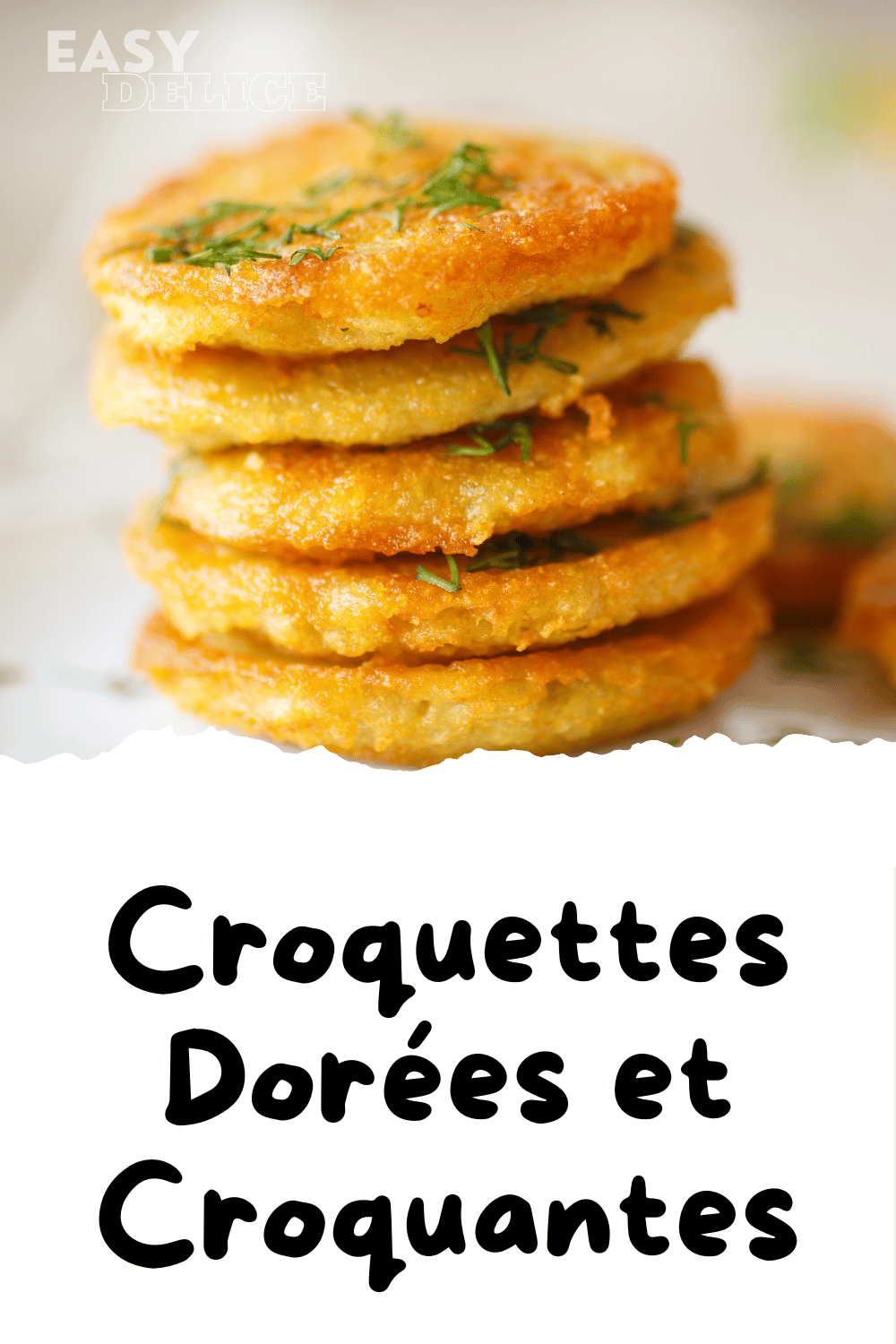  Croquettes dorées et croquantes servies avec une sauce maison, sur une assiette colorée