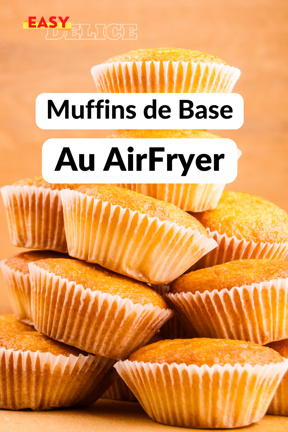 Muffins dorés et moelleux, fraîchement cuits au Airfryer, accompagnés d'ingrédients variés pour personnalisation.