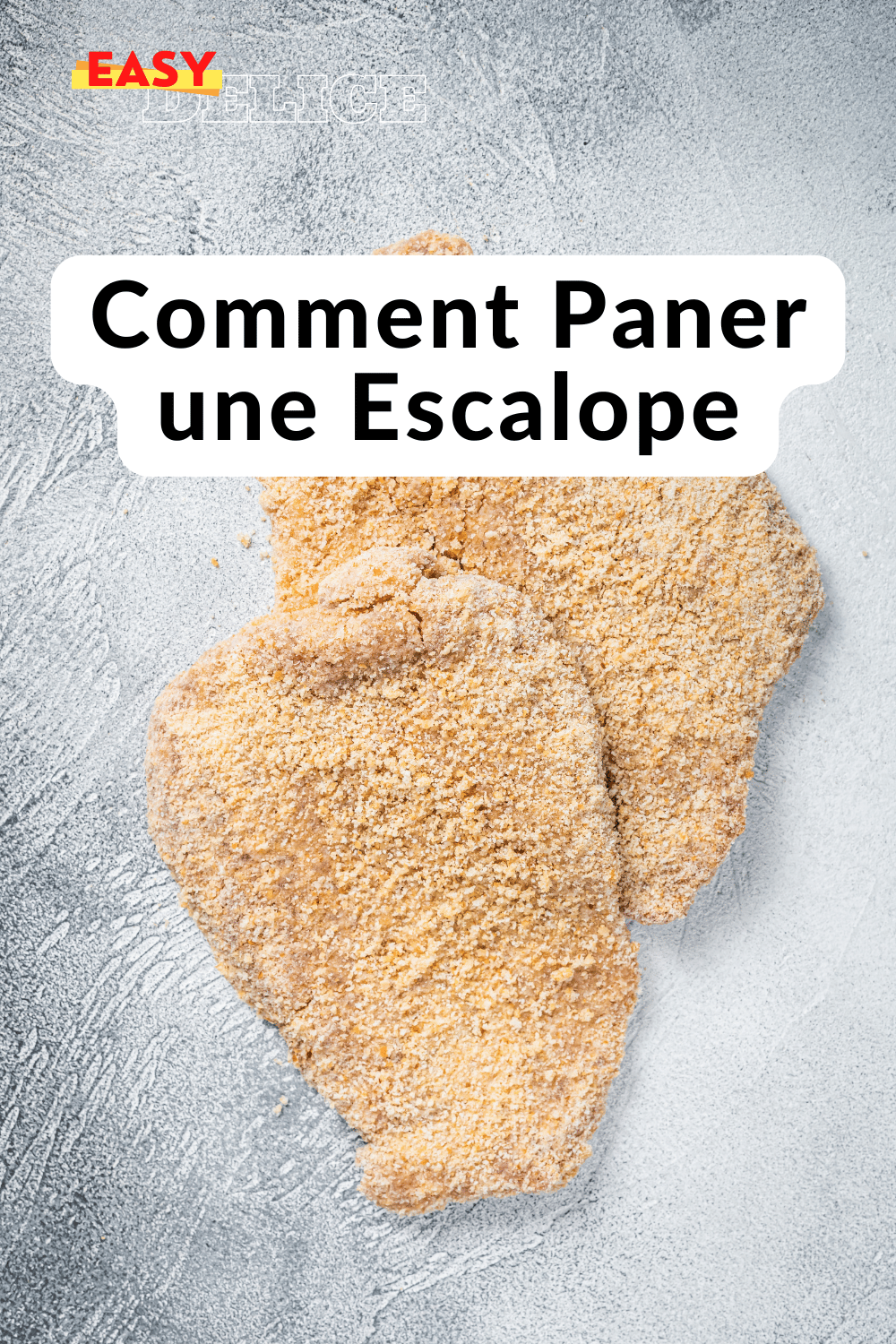 Escalope panée dorée et croustillante, servie avec des légumes frais et une sauce