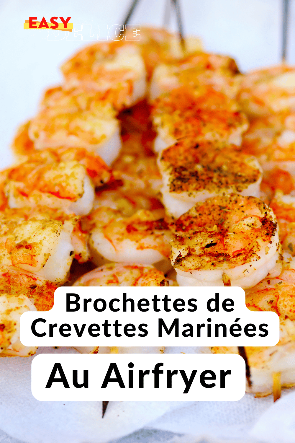 Brochettes de crevettes dorées, sorties du airfryer