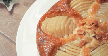 Tarte Bourdaloue aux poires avec amandes effilées