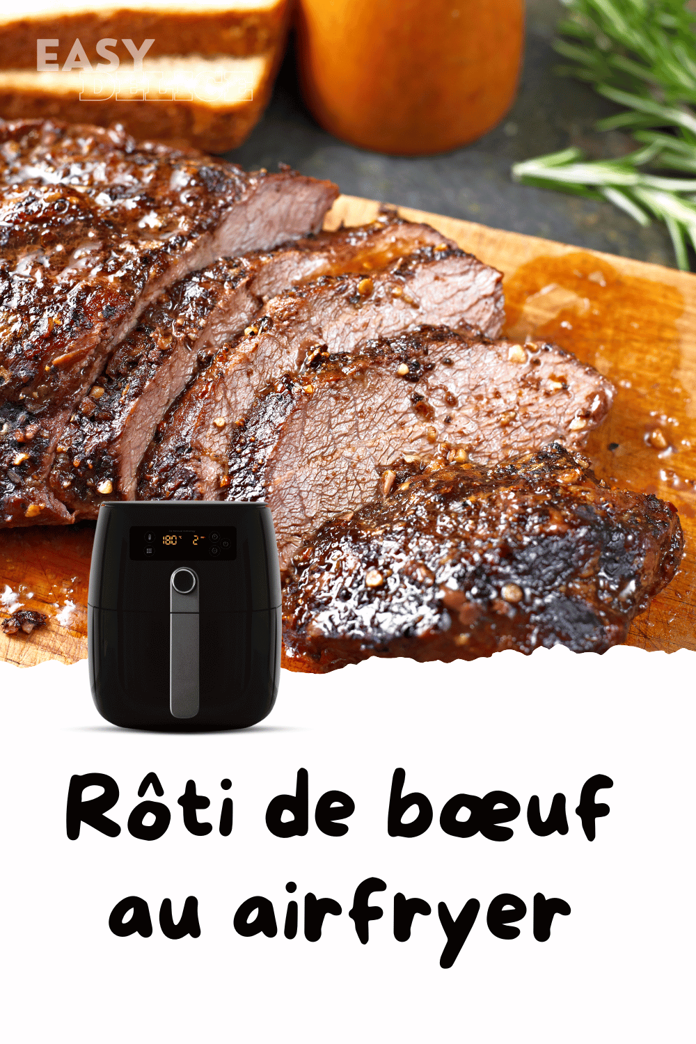 Rôti de bœuf cuit à l’airfryer, prêt à être tranché et servi avec des légumes rôtis.