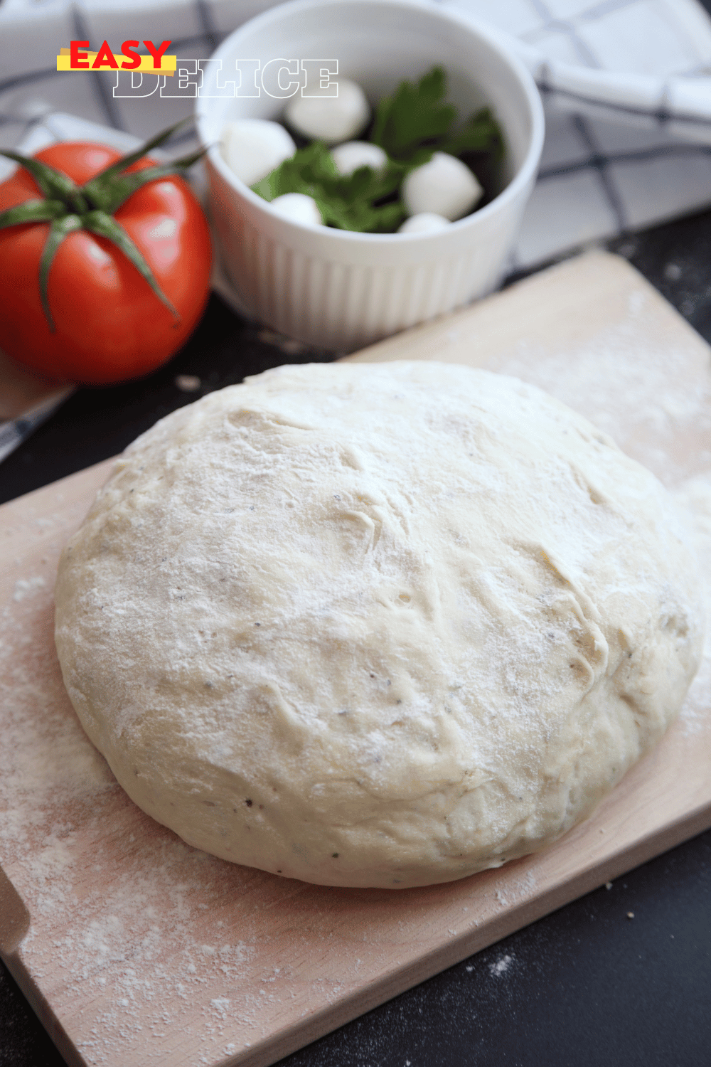 Pâte à pizza souple et légère prête à être étalée