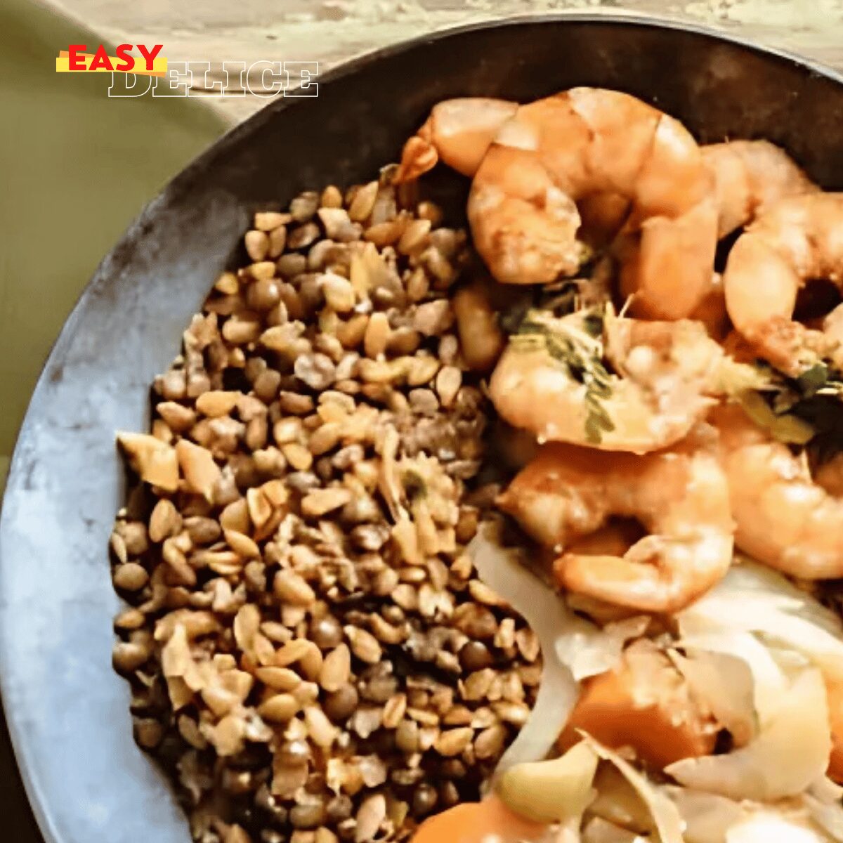 Bowls repas protéinés préparés à l'avance pour une semaine saine et équilibrée.