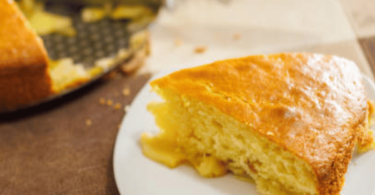 Gâteau au yaourt extra moelleux, doré et aérien