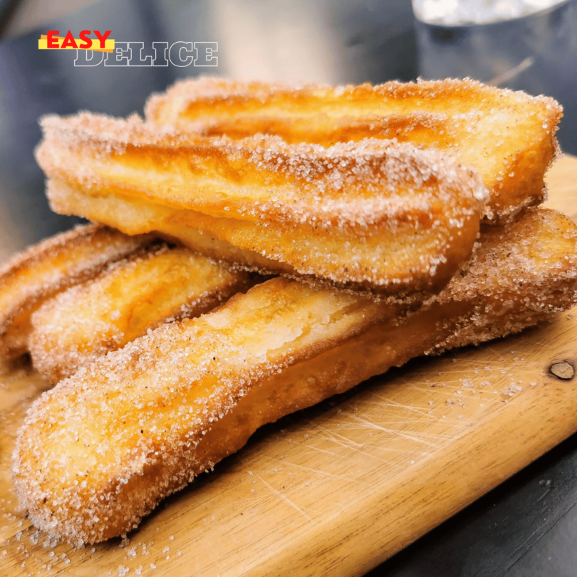 Churros dorés et croustillants au Airfryer avec sucre et sauce chocolat