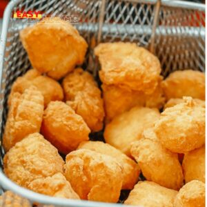 Nuggets maison dorés et croustillants, servis avec une sauce onctueuse.