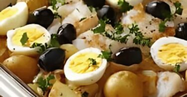 Découvrez la recette authentique du bacalhau à la portugaise, un plat traditionnel savoureux avec de la morue, des pommes de terre