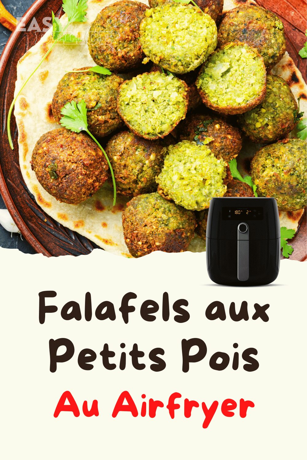 Falafels aux petits pois dorés et croustillants sortis de l’airfryer, servis avec une sauce tahini