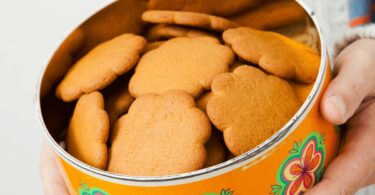 Biscuits dorés et croustillants, parfaits pour le goûter ou le petit-déjeuner.