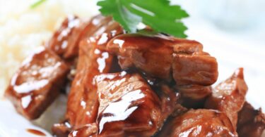 Porc Caramélisé à la Sauce Soja et au Gingembre