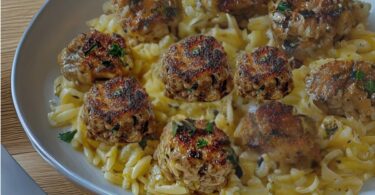 Boulettes Grecques, Orzo Citronné avec Crème de Feta