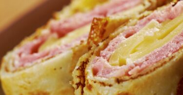 Recette de Crêpes au Jambon et Salade Verte de Cyril Lignac