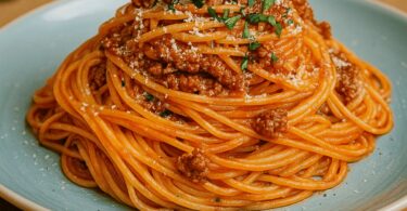 Spaghetti Crémeuse à l’Ail et Sauce Bolognaise