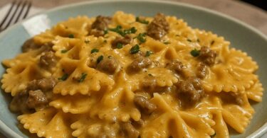 Pâtes Papillon à la Viande Hachée et Sauce Crémeuse