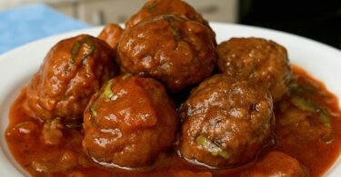 Les boulettes de viande sauce tomate