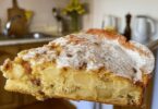 Gâteau aux pommes caramélisées et noix
