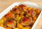 Poulet rôti au four avec pommes de terre fondantes 