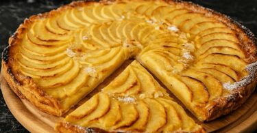 TARTE FEUILLETÉE POMMES & AMANDES