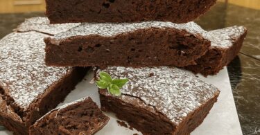 Moelleux Chocolat & Amande – 4 Ingrédients, Ultra Fondant !