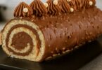 BÛCHE ROULÉE AU CHOCOLAT – FACILE À FAIRE & GLAÇAGE ROCHER