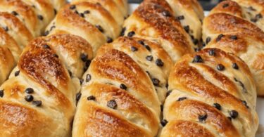 Brioches Tressées Fourrées à la Crème & Pépites de Chocolat