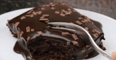 Gâteau au Chocolat Ultra Fondant à la Crème Brillante
