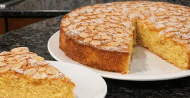 Gâteau Fondant aux Amandes et Cerises Noires à la Façon de Cyril Lignac