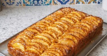Gâteau Fondant aux Pommes Caramélisées