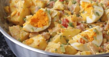 Salade de Pommes de Terre Crémeuse aux Œufs