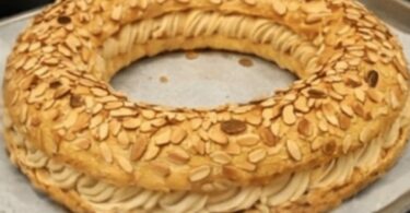 Couronne Feuilletée à la Crème Pralinée & Amandes