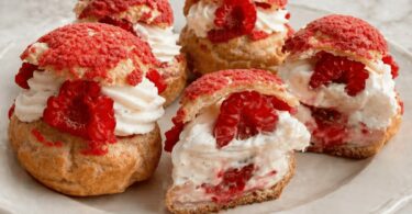 Choux Craquelin Vanille & Framboise