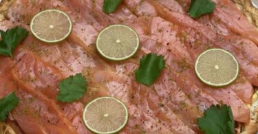Tarte Feuilletée au Saumon Gravlax & Crème aux Herbes