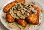 Poulet Croustillant & Sauce Crémeuse Champignons Parmesan