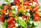 Salade Grecque & Sa Sauce Spéciale Maison