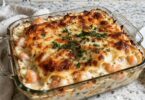 Gratin de Pâtes aux Crevettes, Sauce Crémeuse et Fromage Gratiné