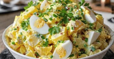 Salade de Pommes de Terre Crémeuse aux Œufs