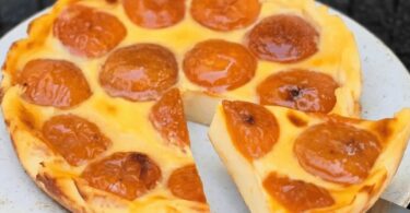 Flan Crémeux aux Abricots Caramélisés