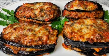 Aubergines Farcies à la Viande Hachée, Tomate & Mozzarella